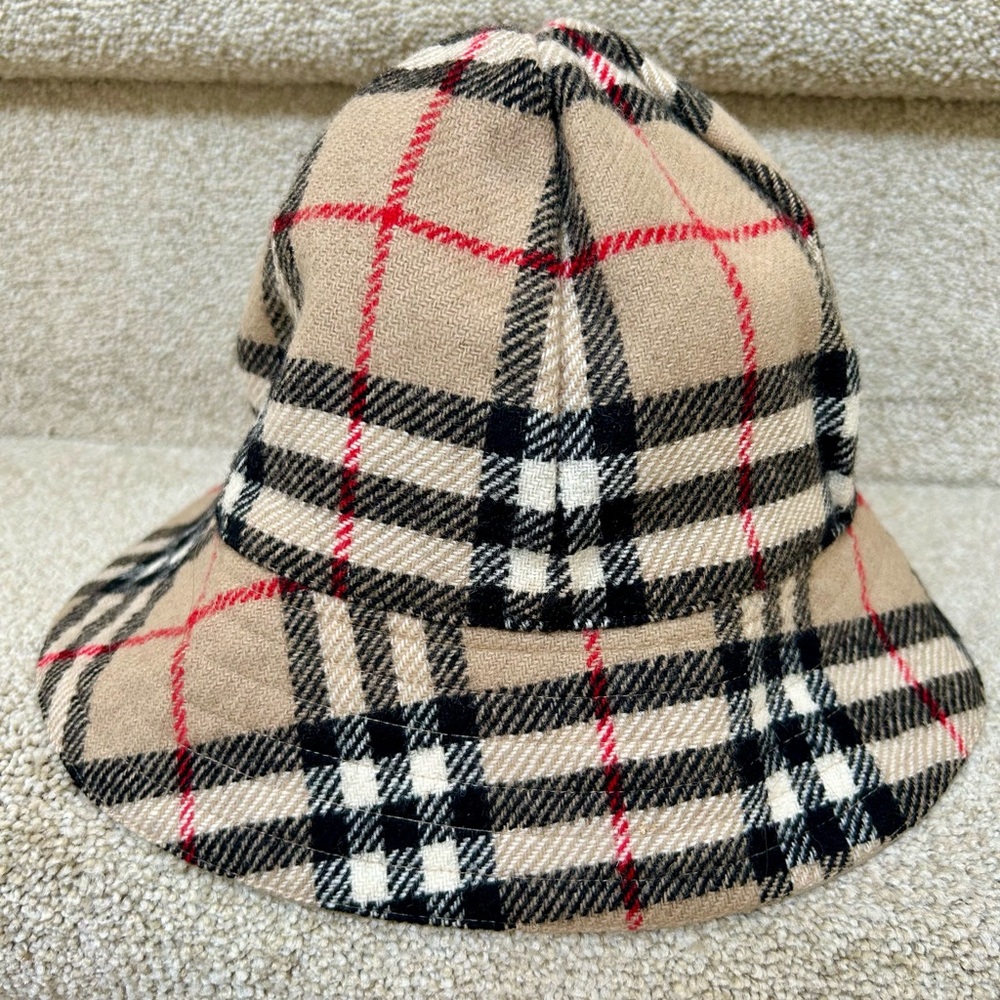 Burberry authentic reversible Nova Check wool/cotton hat. Vintage